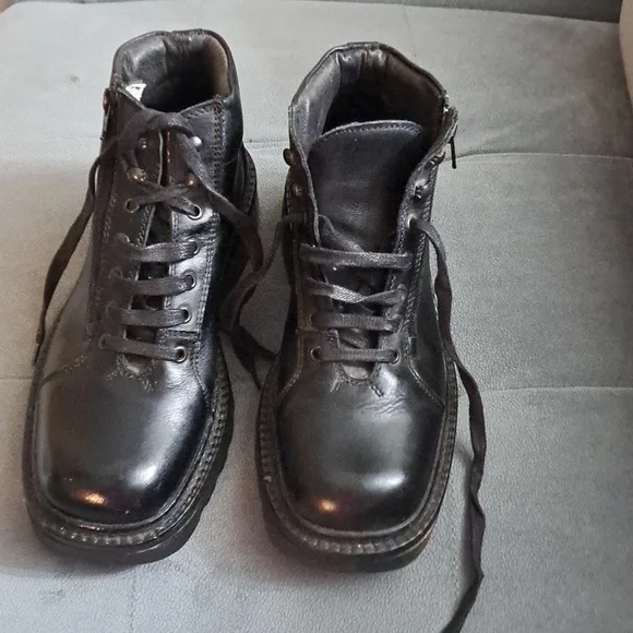 Bata | Shoes | Bata Boots 85 4 | Poshmark